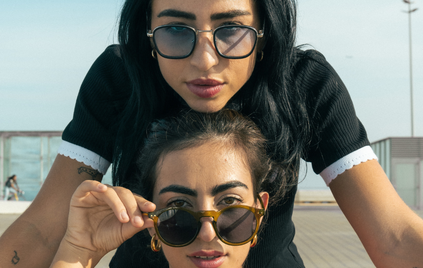 Monturas de gafas modernas para mujer, el accesorio que enmarca tu rostro.